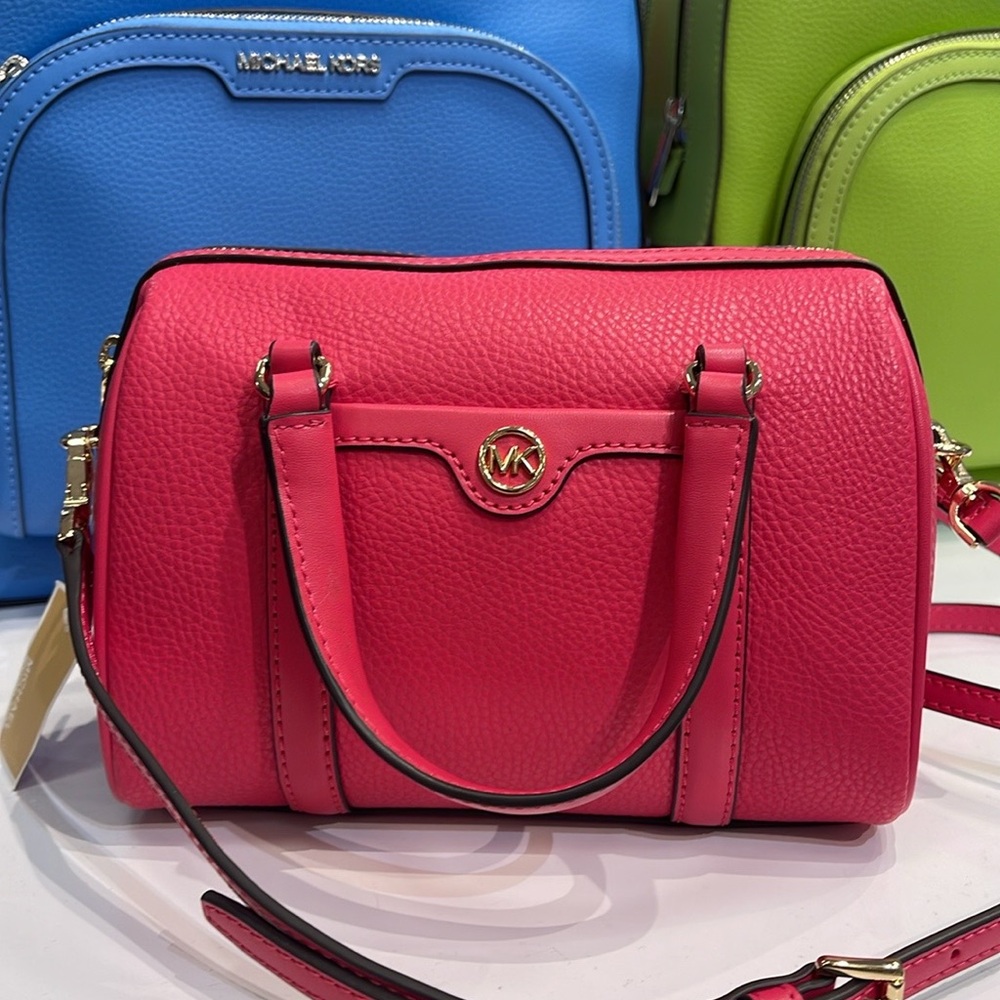 Michael Kors Travel Small Duffle Leather Crossbody Satchel Electric Pink
NWT - Picture 10 of 16